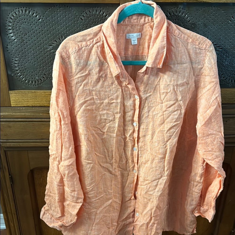 Bundle of 3: 2 X, JJILL, linen button up shirts.
Coral, aqua & emerald.